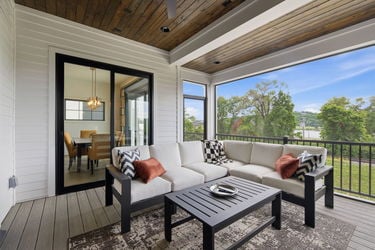71-web-or-mls-2963 Walworth Ave-71