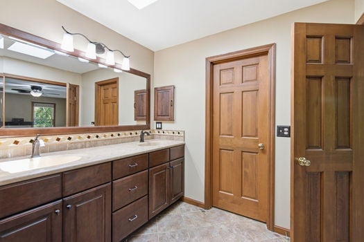 71-web-or-mls-7220 Rolling Meadows Dr-71