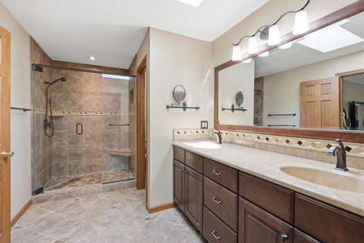 72-web-or-mls-7220 Rolling Meadows Dr-72