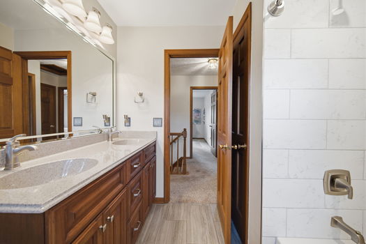 76-web-or-mls-7220 Rolling Meadows Dr-76