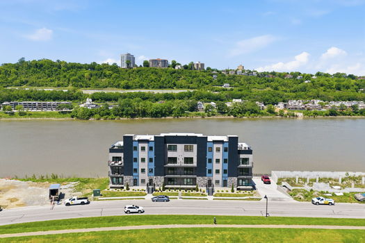8-web-or-mls-739 Manhattan Blvd 302-8