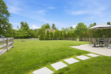 8-web-or-mls-9932 Zig Zag Rd-8