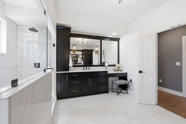 82-web-or-mls-2963 Walworth Ave-82