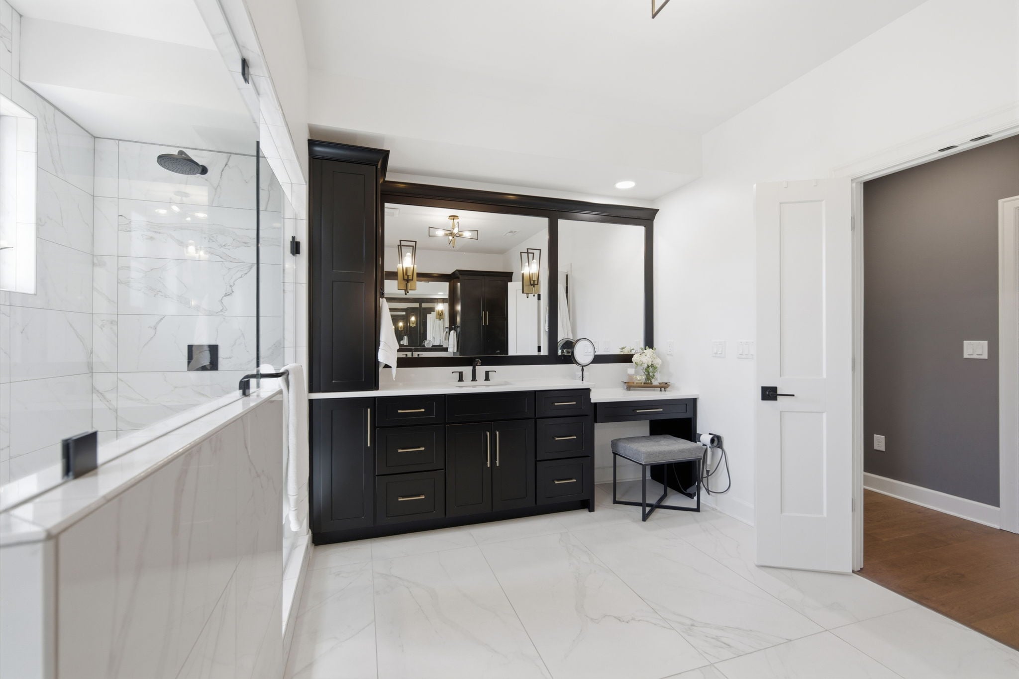 82-web-or-mls-2963 Walworth Ave-82