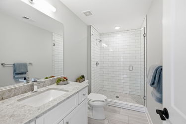 82-web-or-mls-9932 Zig Zag Rd-82