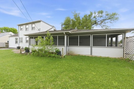 9-web-or-mls-1290 Main St-9