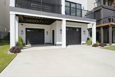 9-web-or-mls-2963 Walworth Ave-9