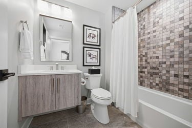 91-web-or-mls-2963 Walworth Ave-91