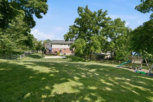 10-web-or-mls-7229 Camargo Woods Dr-10