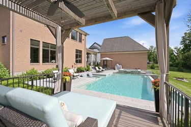 14-web-or-mls-587 Forestledge Dr-14