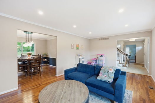 17-web-or-mls-7229 Camargo Woods Dr-18