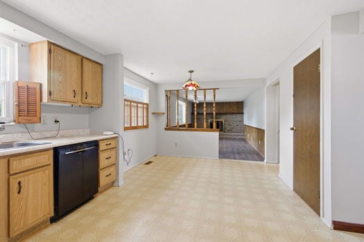 25-web-or-mls-11554 Lincolnshire Dr-25