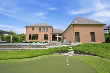 27-web-or-mls-587 Forestledge Dr-27