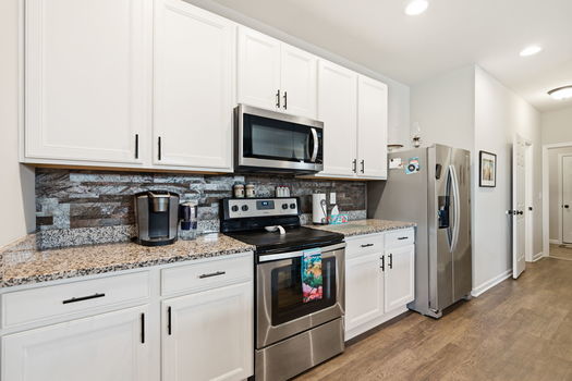 30-web-or-mls-1654 St Annes Ct-32