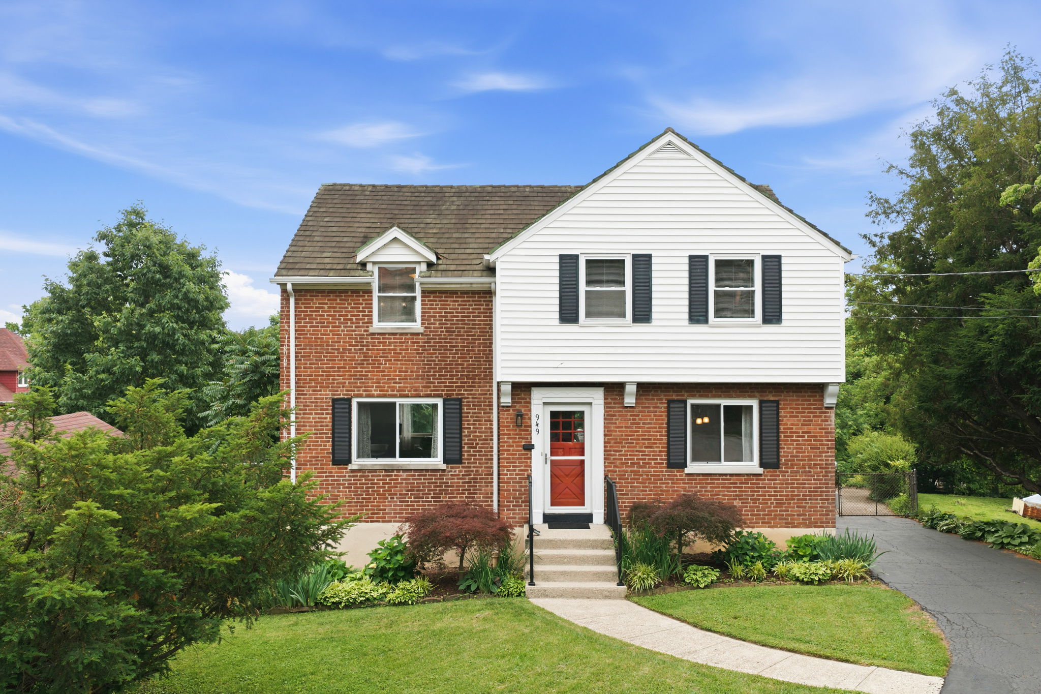 30-web-or-mls-949 Redway Ave-30