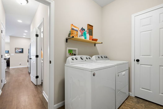 38-web-or-mls-1654 St Annes Ct-40