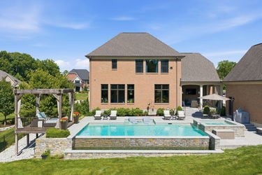 39-web-or-mls-587 Forestledge Dr-39