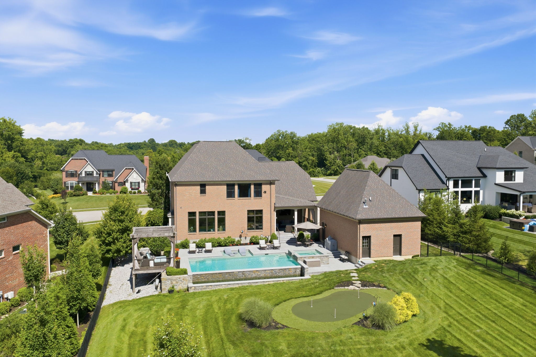 40-web-or-mls-587 Forestledge Dr-40
