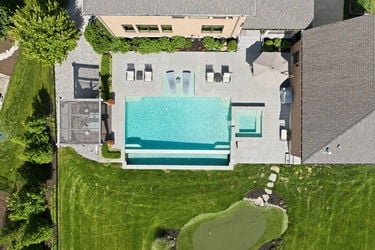 41-web-or-mls-587 Forestledge Dr-41