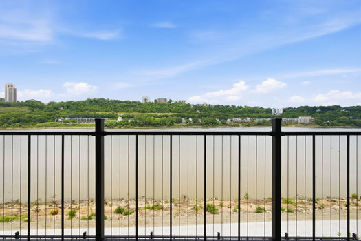 41-web-or-mls-747 Manhattan Blvd unit 204-41