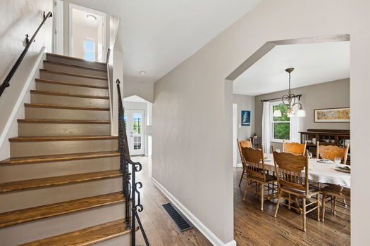 43-web-or-mls-949 Redway Ave-43