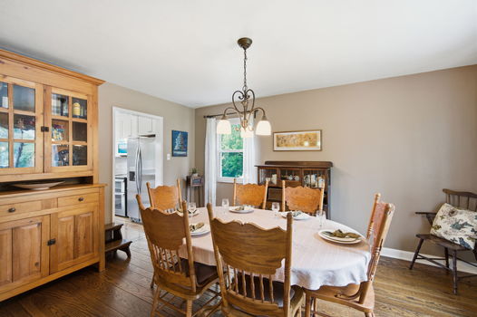 48-web-or-mls-949 Redway Ave-48