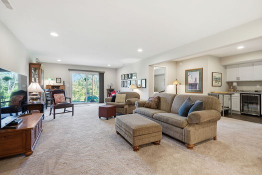 49-web-or-mls-1654 St Annes Ct-51
