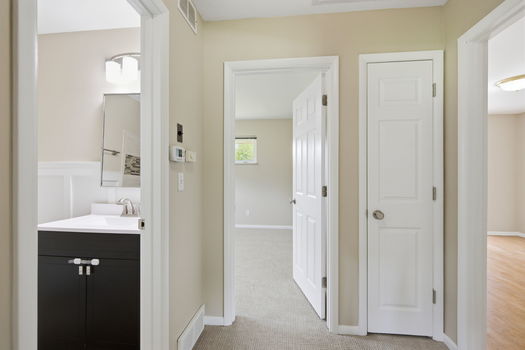 49-web-or-mls-3571 Horncastle Dr-49