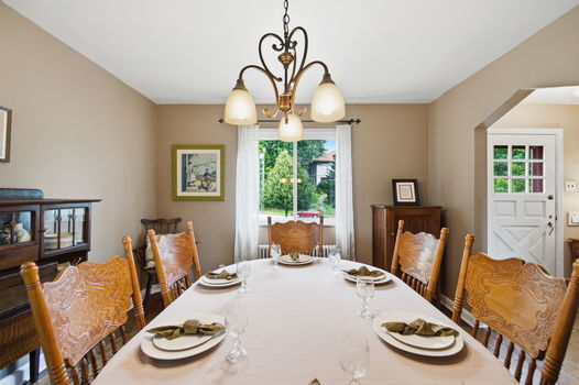 49-web-or-mls-949 Redway Ave-49