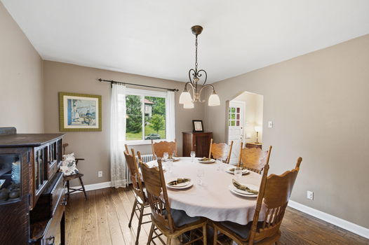51-web-or-mls-949 Redway Ave-51