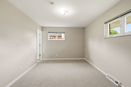 57-web-or-mls-3571 Horncastle Dr-57
