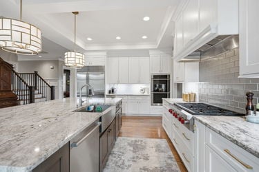59-web-or-mls-587 Forestledge Dr-59