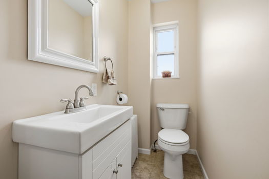 59-web-or-mls-949 Redway Ave-59