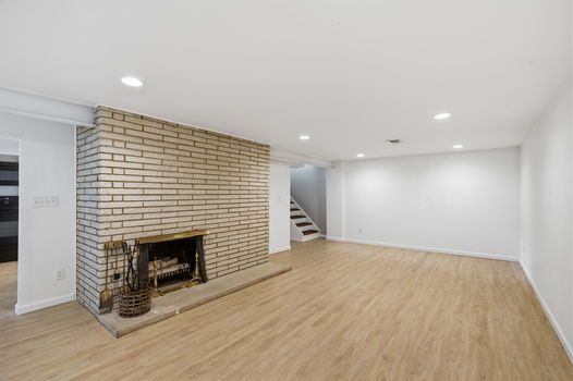 64-web-or-mls-3571 Horncastle Dr-64