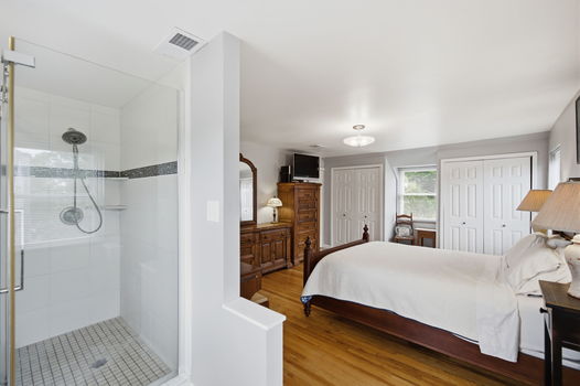 67-web-or-mls-949 Redway Ave-67