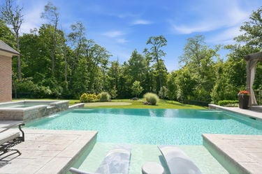 8-web-or-mls-587 Forestledge Dr-8