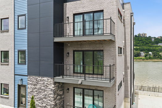 9-web-or-mls-747 Manhattan Blvd unit 204-9
