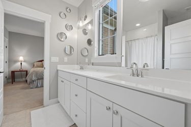90-web-or-mls-587 Forestledge Dr-90