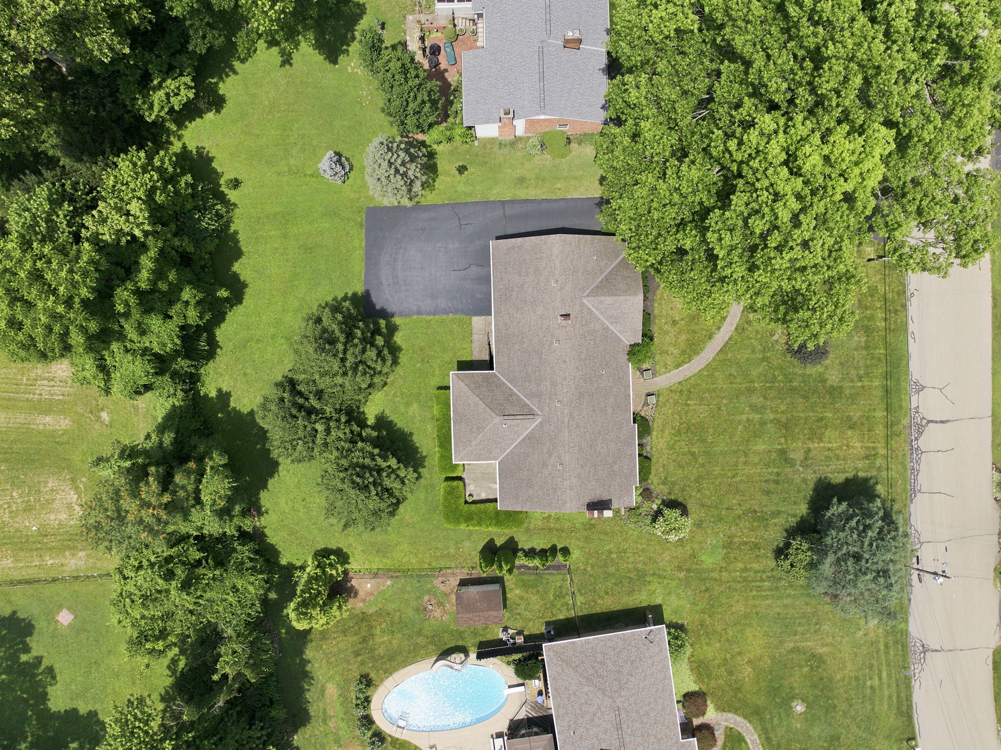 12-web-or-mls-6555 Rollymeade Ave-12