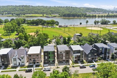 13-web-or-mls-3047 Walworth Ave-13