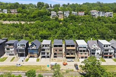 15-web-or-mls-3047 Walworth Ave-15