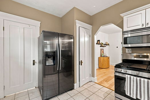15-web-or-mls-3106 Markbreit Ave-15