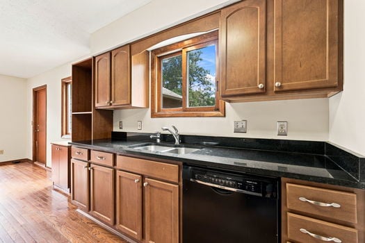 17-web-or-mls-5317 Hickory Trail Ln-17