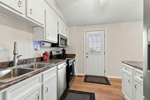 17-web-or-mls-5823 W Fork Rd-17