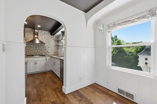 18-web-or-mls-3605 E Galbraith Rd-18
