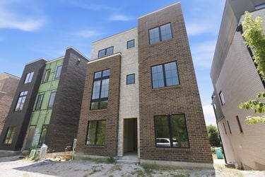 2-web-or-mls-3047 Walworth Ave-2
