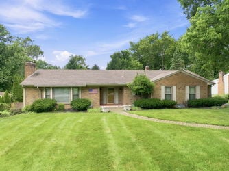 2-web-or-mls-6555 Rollymeade Ave-2