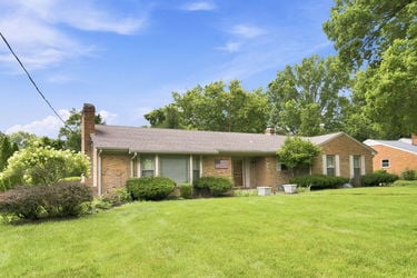 27-web-or-mls-6555 Rollymeade Ave-27