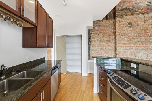 29-web-or-mls-20 W 12th St 403-29