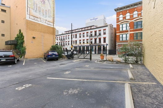 3-web-or-mls-20 W 12th St 403-3